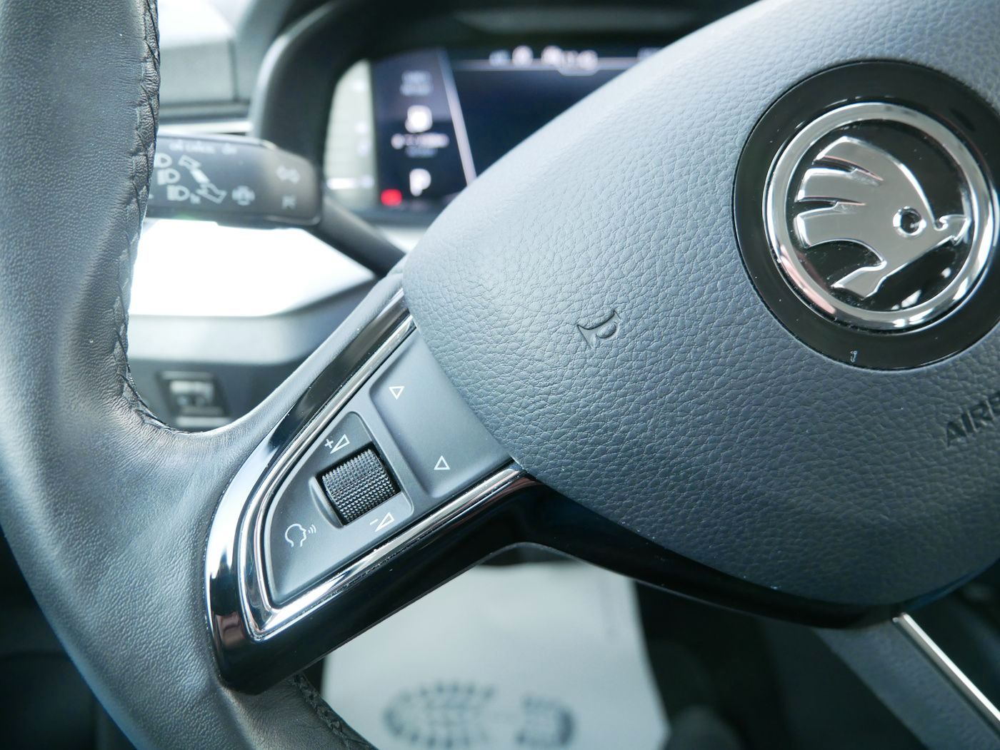 Fahrzeugabbildung SKODA Kamiq 1.0 Ambition DSG LED PDC Klimaautomatik AL