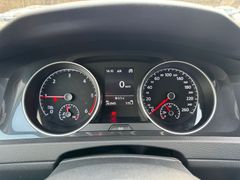 Fahrzeugabbildung Volkswagen Golf VII Variant Comfortline Navi Sitzh. AHK