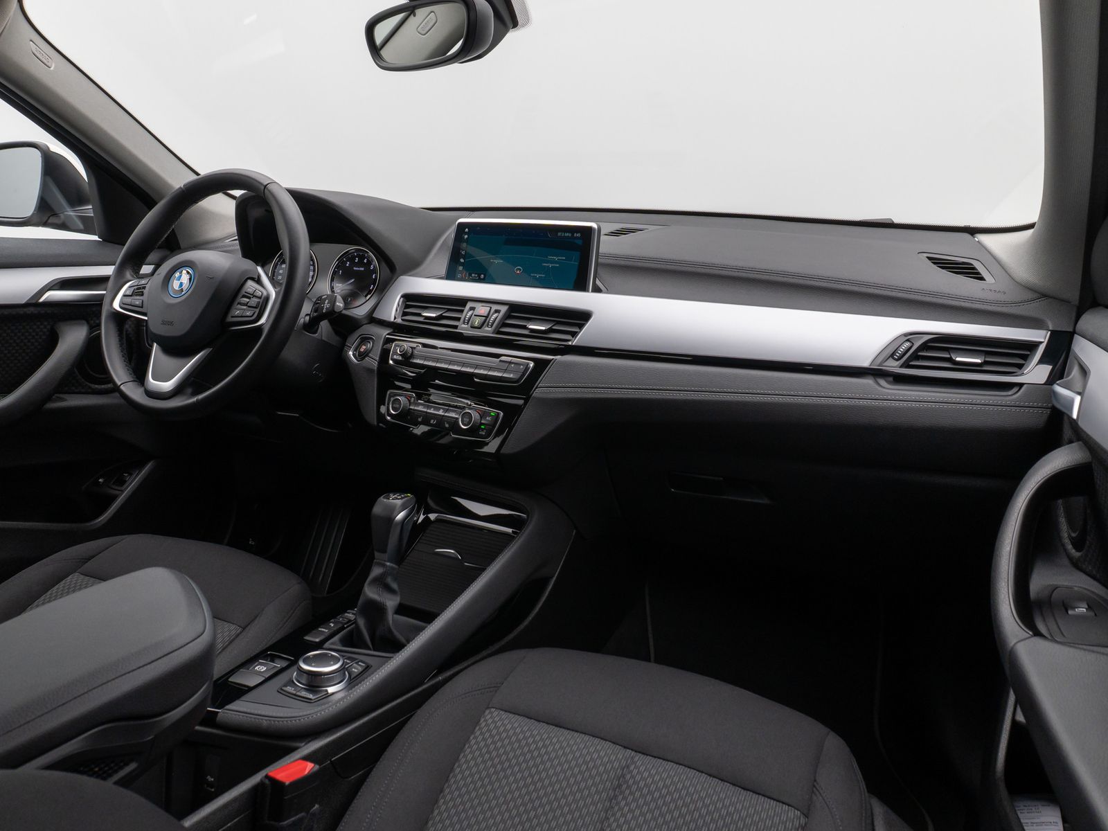 Fahrzeugabbildung BMW X2 xD25e DAB Navi Parkassist Geschwindigkeitsreg