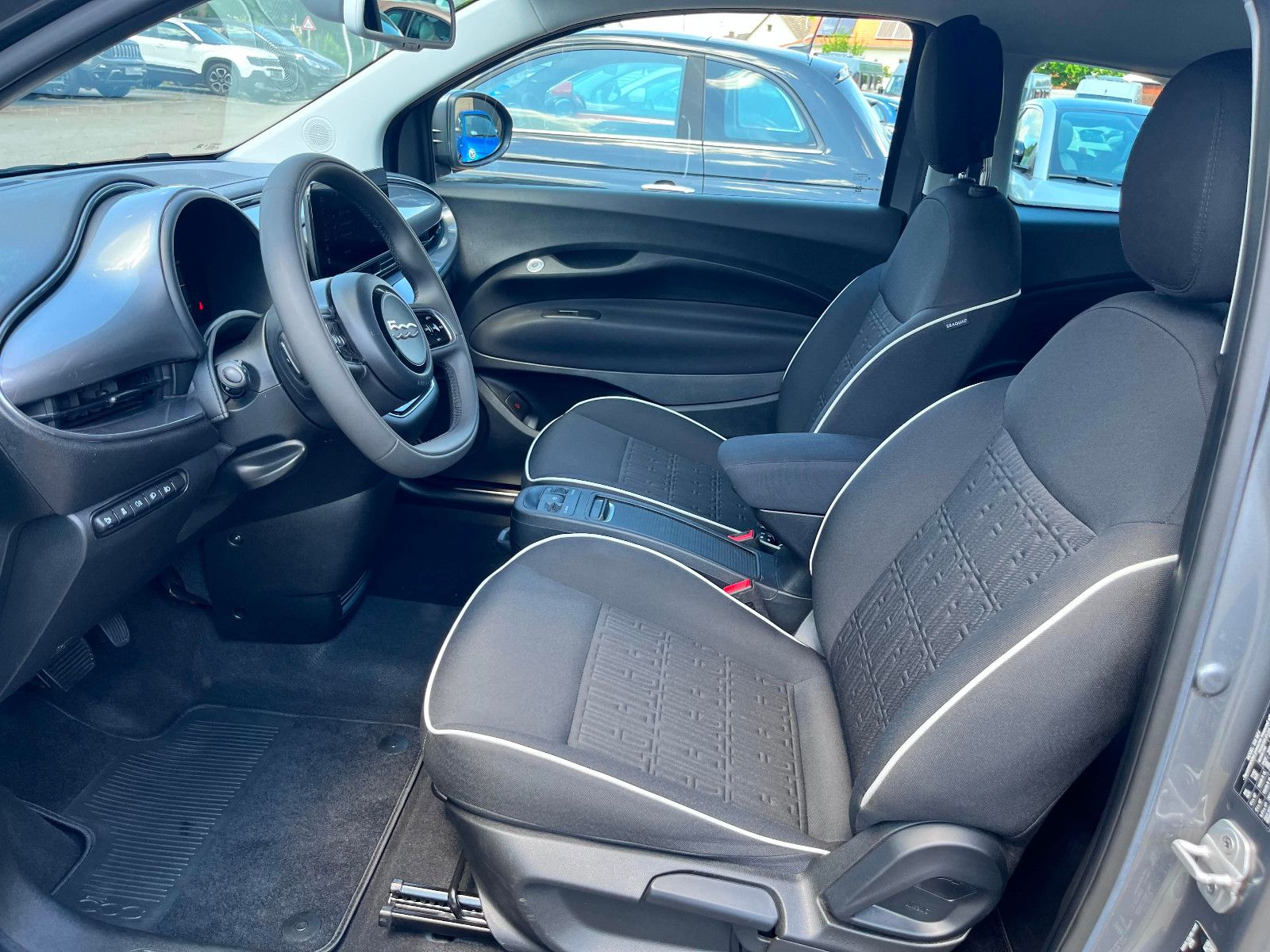 Fahrzeugabbildung Fiat 500e