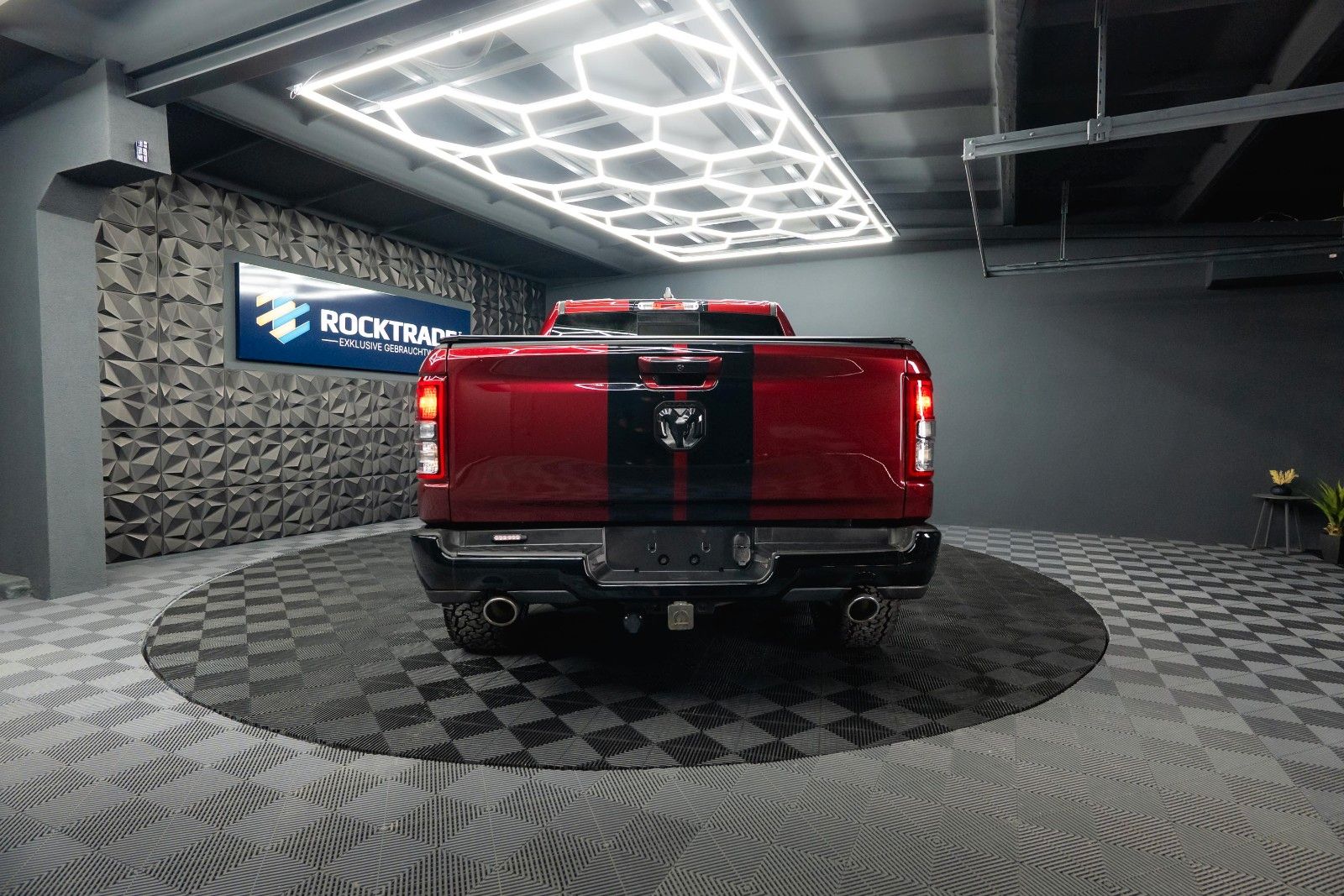 Fahrzeugabbildung Dodge RAM 5.7 V8 HEMI 4x4 OFFROAD Night Limited 19%