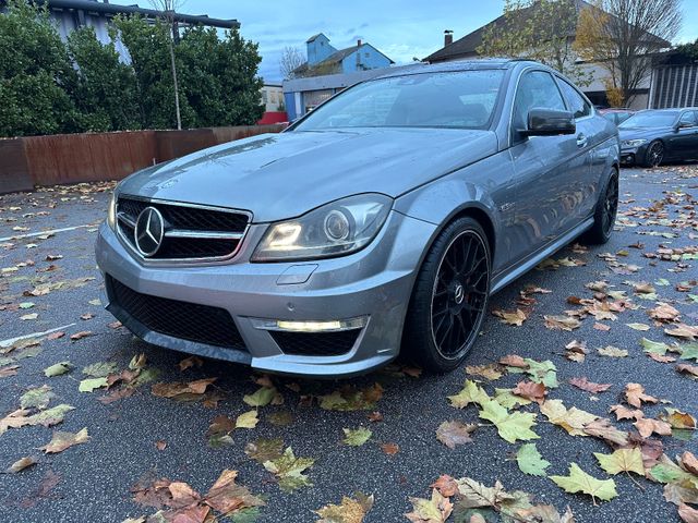 Mercedes-Benz C 63 AMG C -Klasse Coupe C 63 AMG*