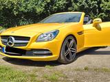 Mercedes-Benz SLK 200 - Top Zustand, Sun Flower Matt Metallic  - mit Benzin-Antrieb: Vollleder, Metallic