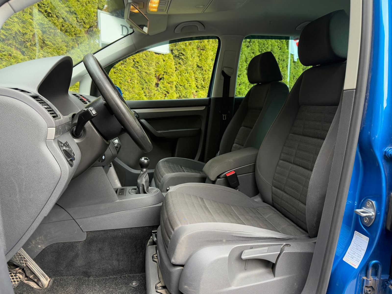 Fahrzeugabbildung Volkswagen Touran 2.0 FSI Goal NAVI+AHK+PDC+TEMP+ALLWETTER+