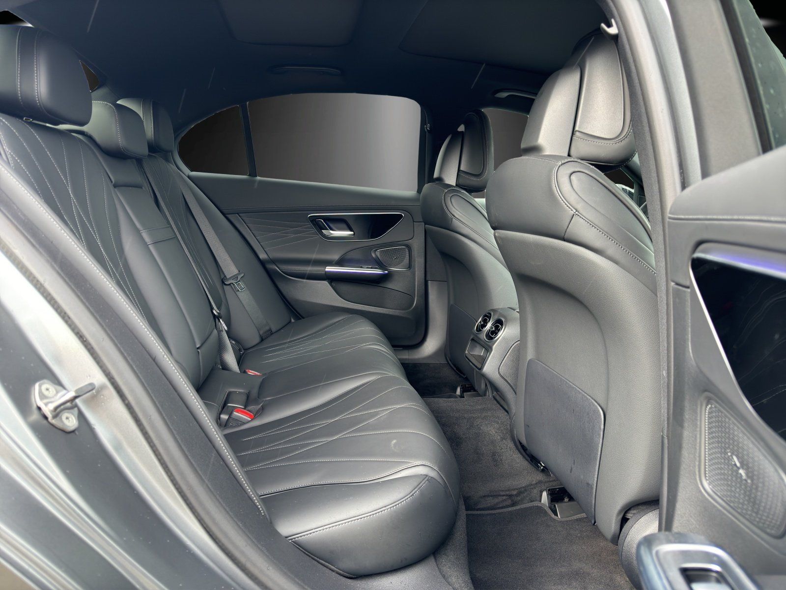 Fahrzeugabbildung Mercedes-Benz C300d 4M AMG Pano MAGNO Memo DISTR KeyGo AHK HUD