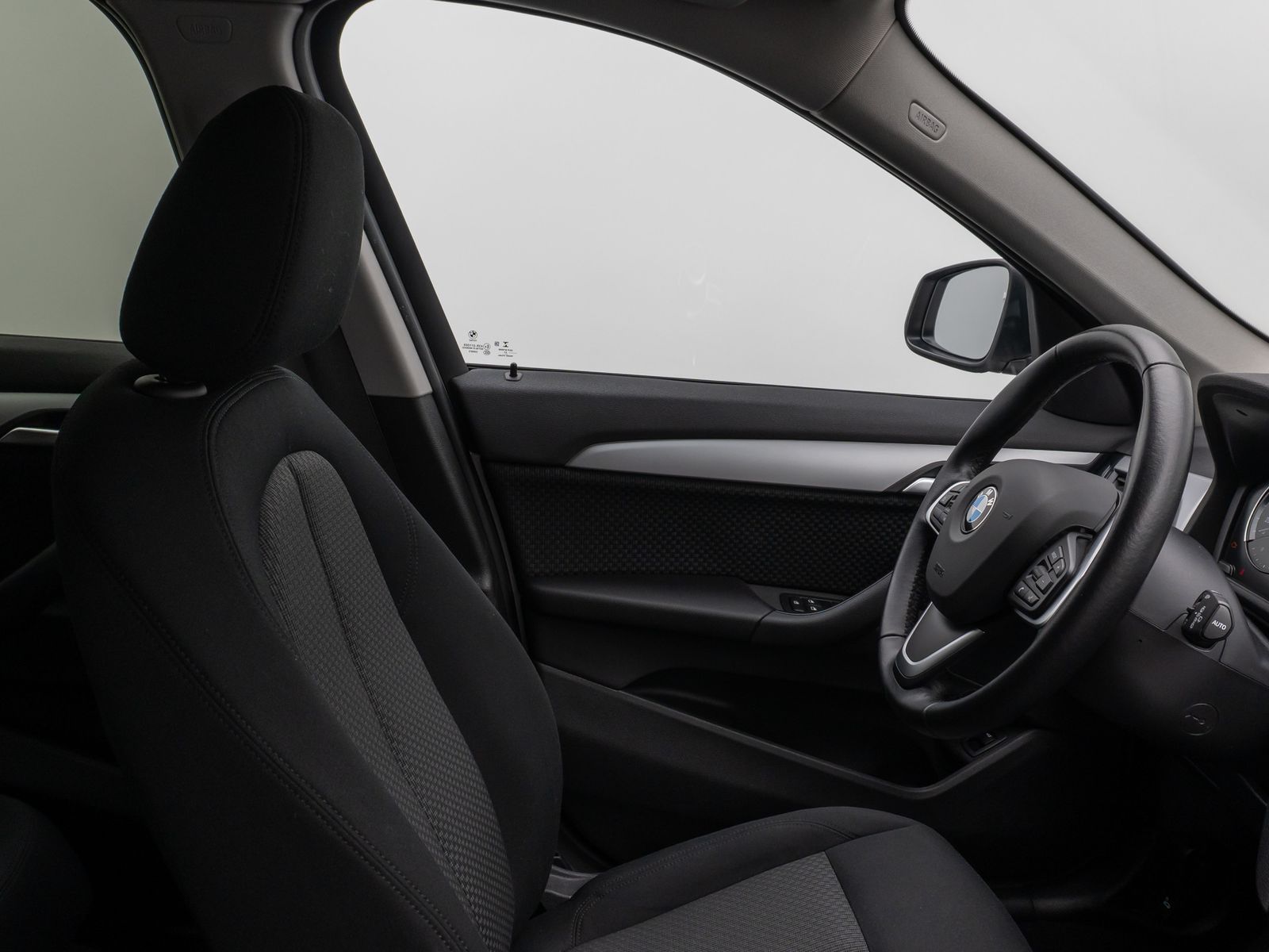 Fahrzeugabbildung BMW X1 sD18i DAB Navi Parkassist Geschwindigkeitsreg