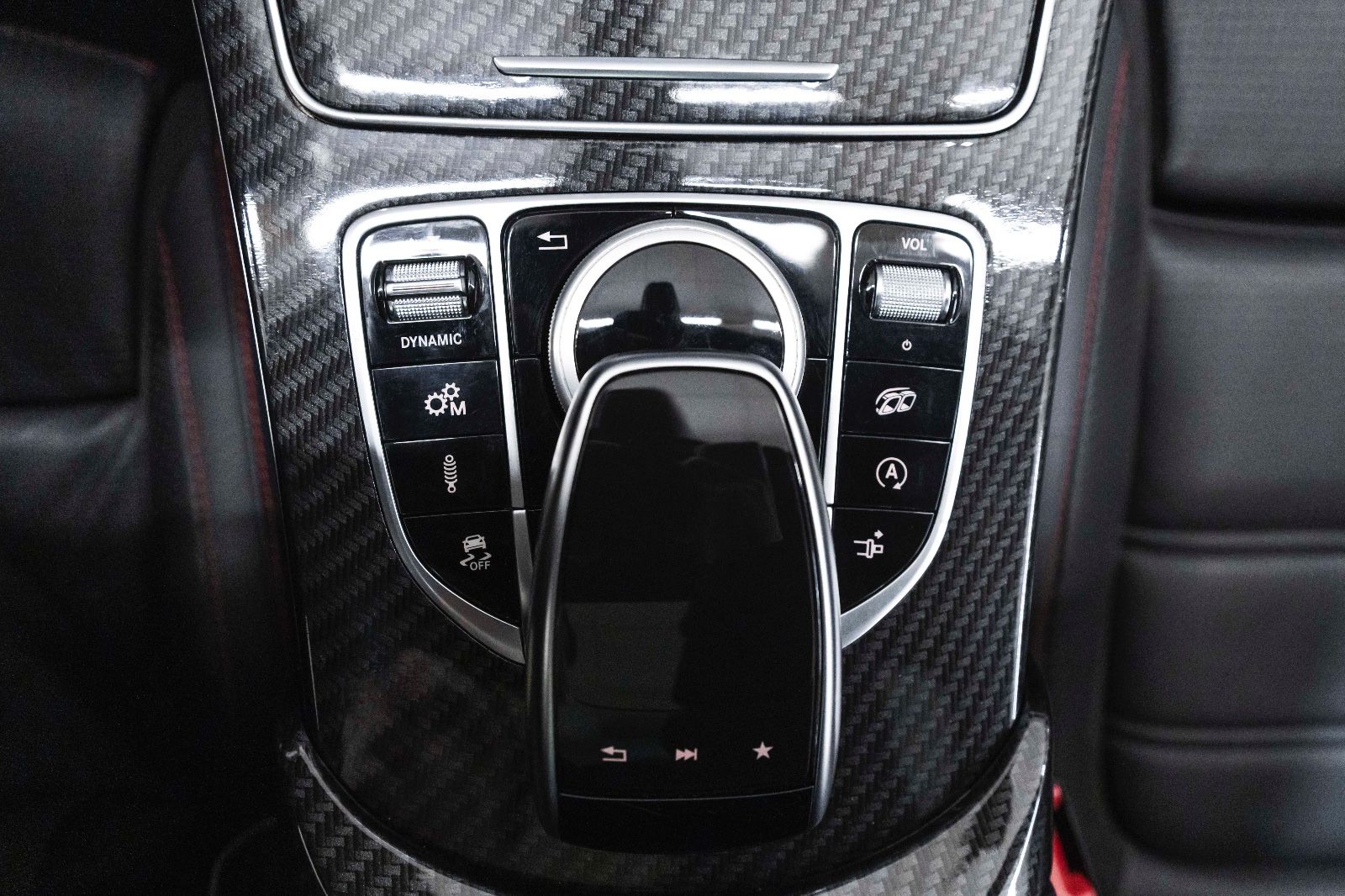 Fahrzeugabbildung Mercedes-Benz C 43 AMG C63 Optik BURMESTER CARBON KAM LED NAV