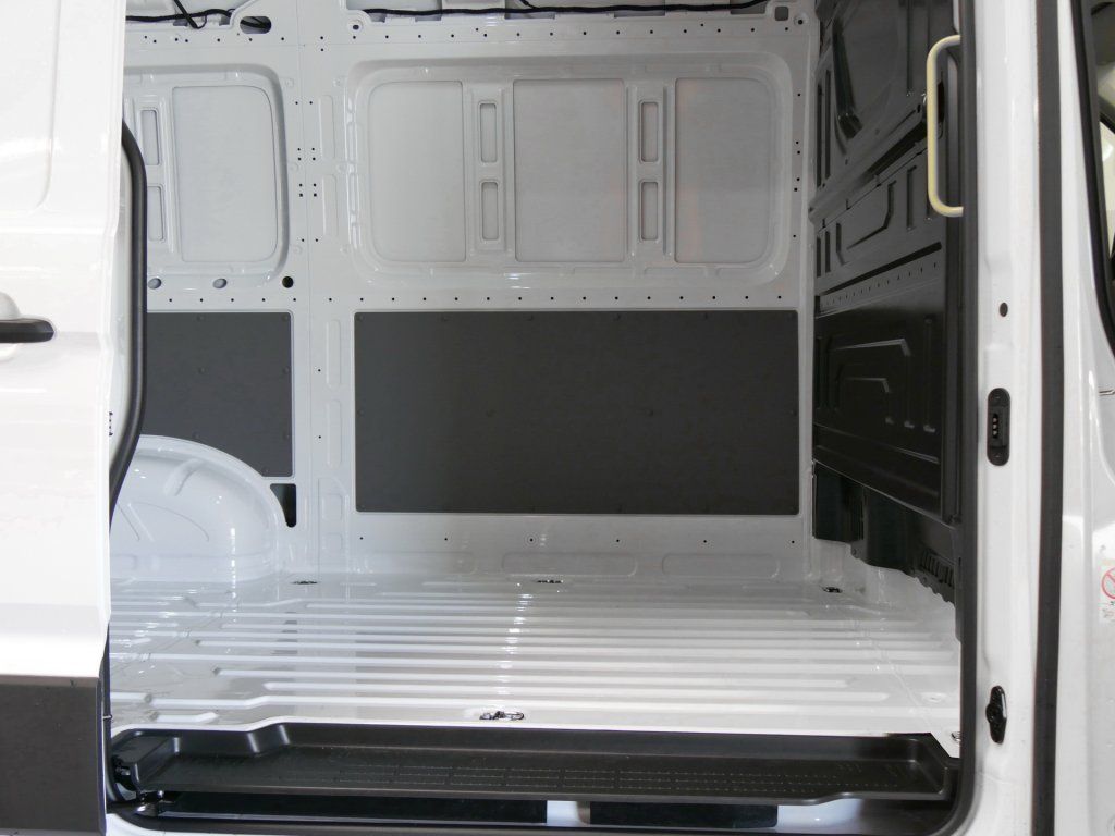 Fahrzeugabbildung Volkswagen Crafter Kasten 2.0 TDI MR Hochdach AHK Kamera