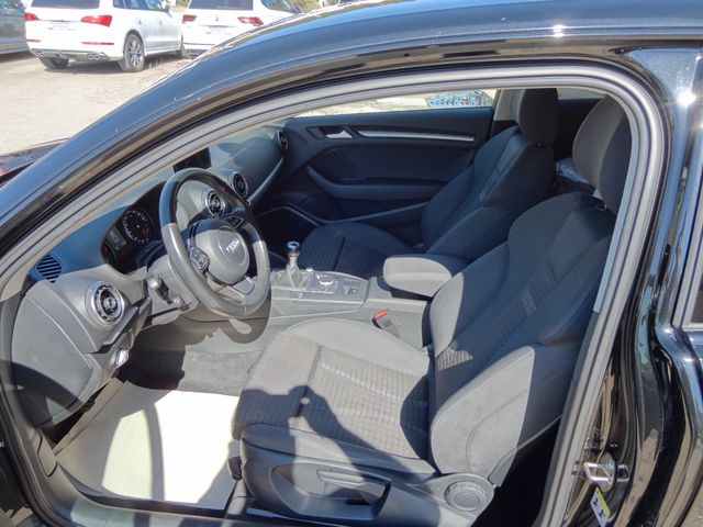 Fahrzeugabbildung Audi A3 ambition/S-Line/150PS/19-Zoll/B&O/PDC/SitzH/