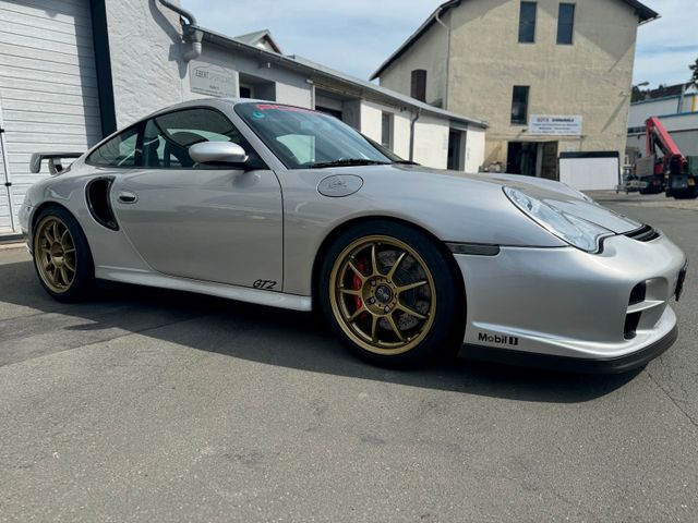 Porsche 911 996 GT2  //  Überrollkäfig  //  Schalensitze