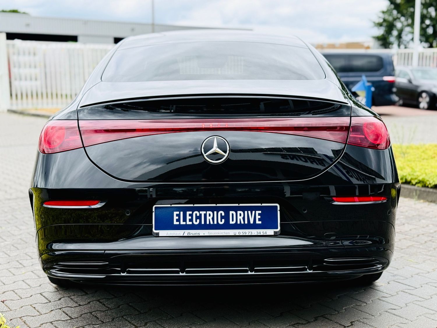 Fahrzeugabbildung Mercedes-Benz CLA 250 + EQ, AMG Plus, Premium Paket, Night Pak