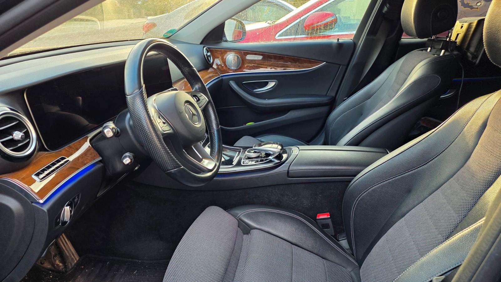 Mercedes-Benz E 220d T, Burmester, Multibeam, 360°, Wides,AHK