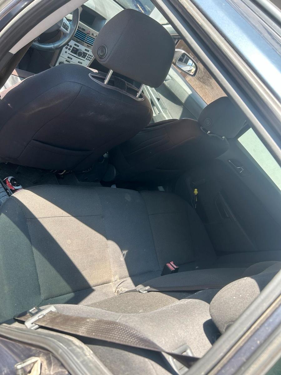 Opel Astra 2009 — photo 5
