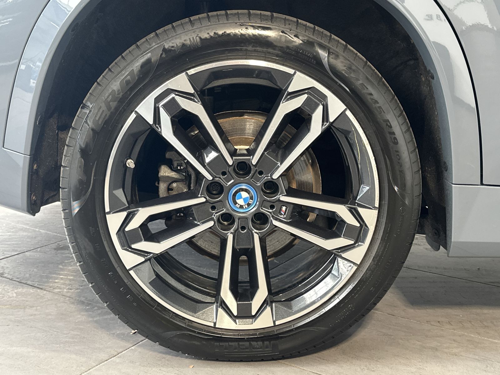 Fahrzeugabbildung BMW iX1 xDrive30 M-Sport NAV+LED+ACC+KAMERA+PANO+SHZ