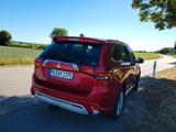 Mitsubishi Outlander 2.4 MIVEC PLUG-IN HYBRID 4WD Basis... - Mitsubishi Outlander Basis mit Hybrid-Antrieb (Benzin/Elektro)