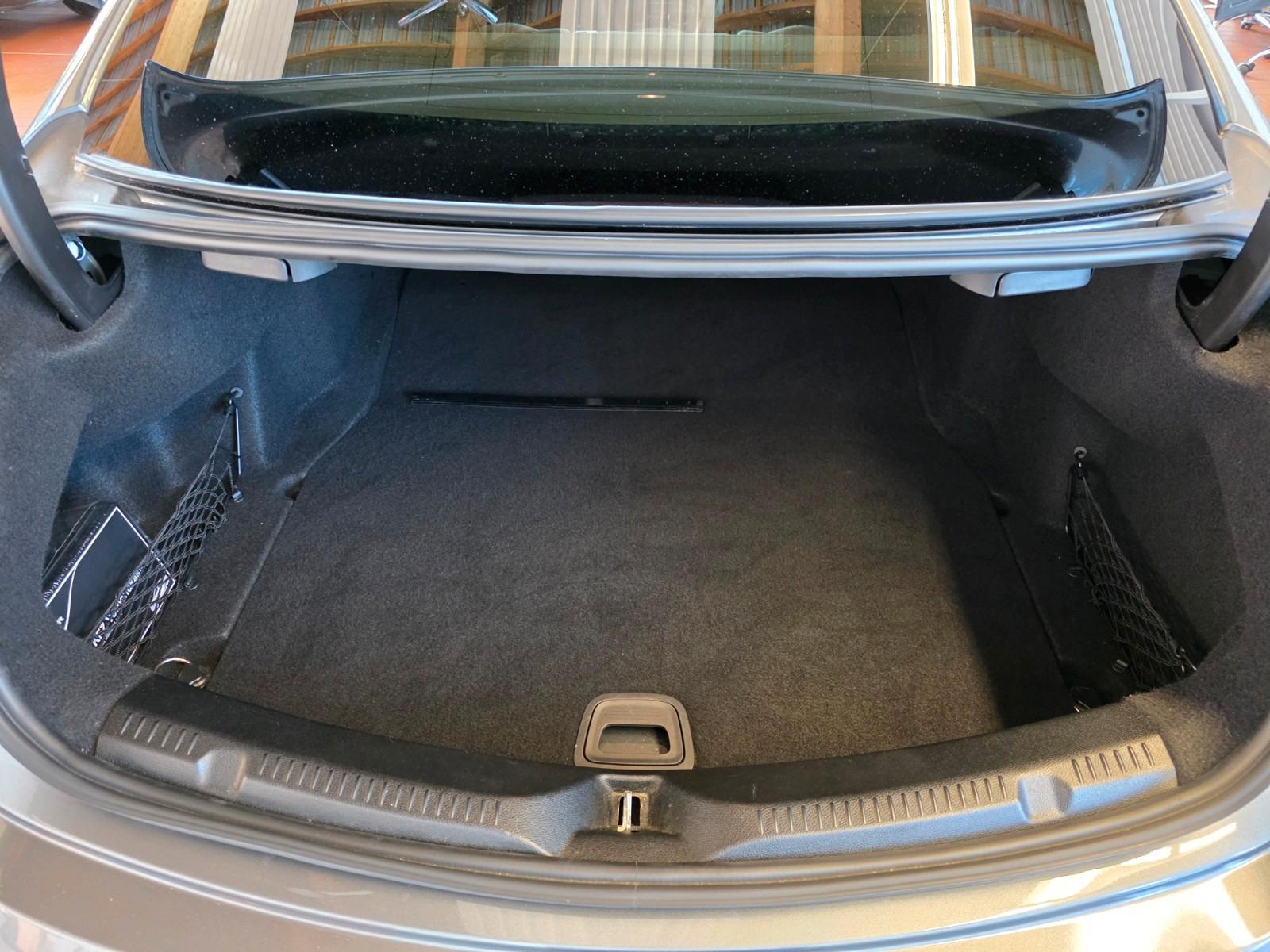 Mercedes-Benz E 300 Coupe+Avantgarde+Ambiete+LED+Kamera