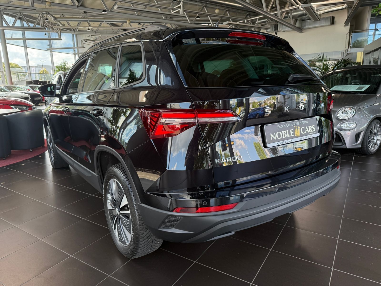 Fahrzeugabbildung SKODA KAROQ 1.5 TSI DSG AHK AMB LED NAVI