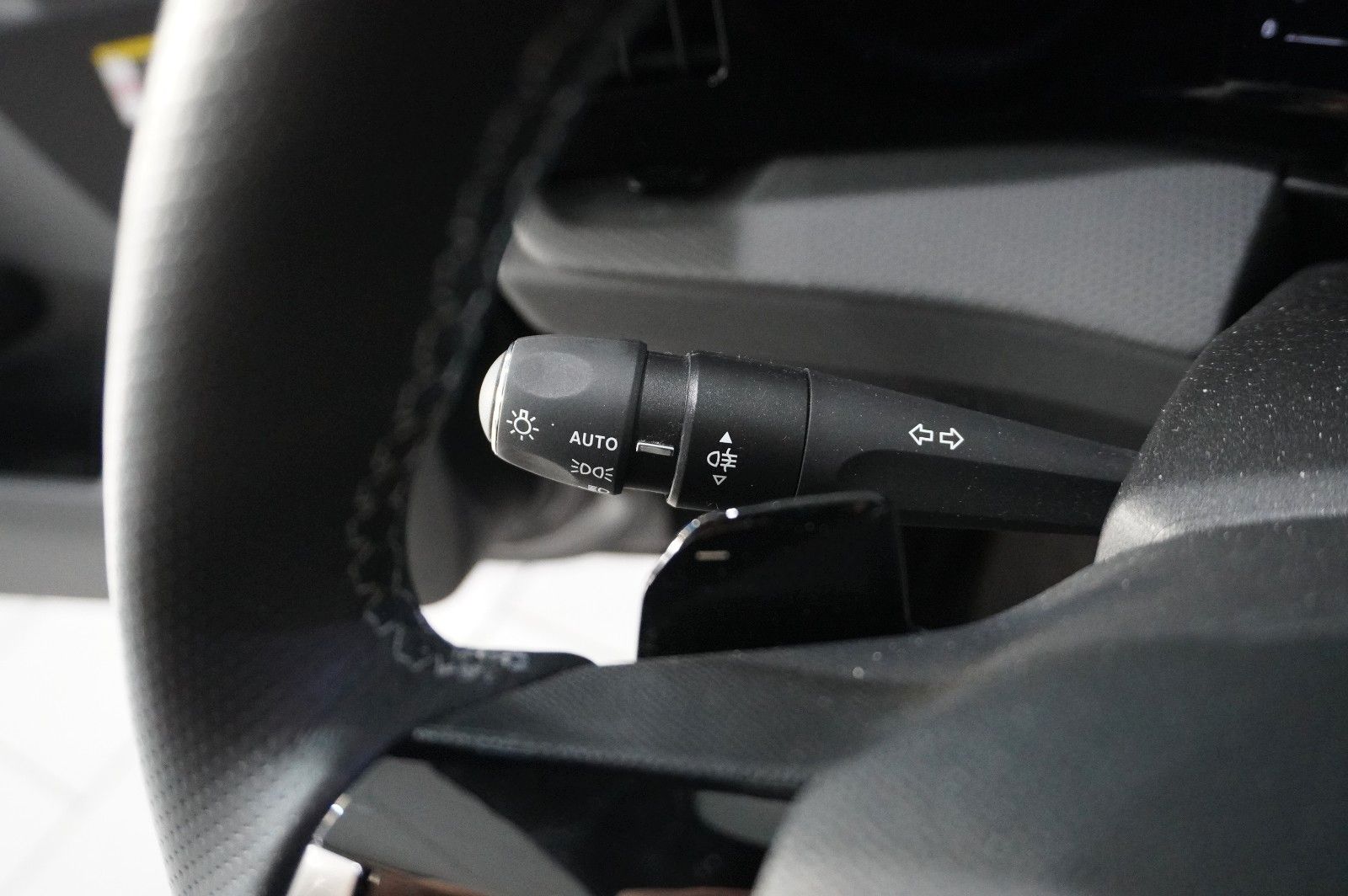 Fahrzeugabbildung Opel Astra L ST 1.2T EDITION AT-8 NAVI/LED/SPORT/DAB+