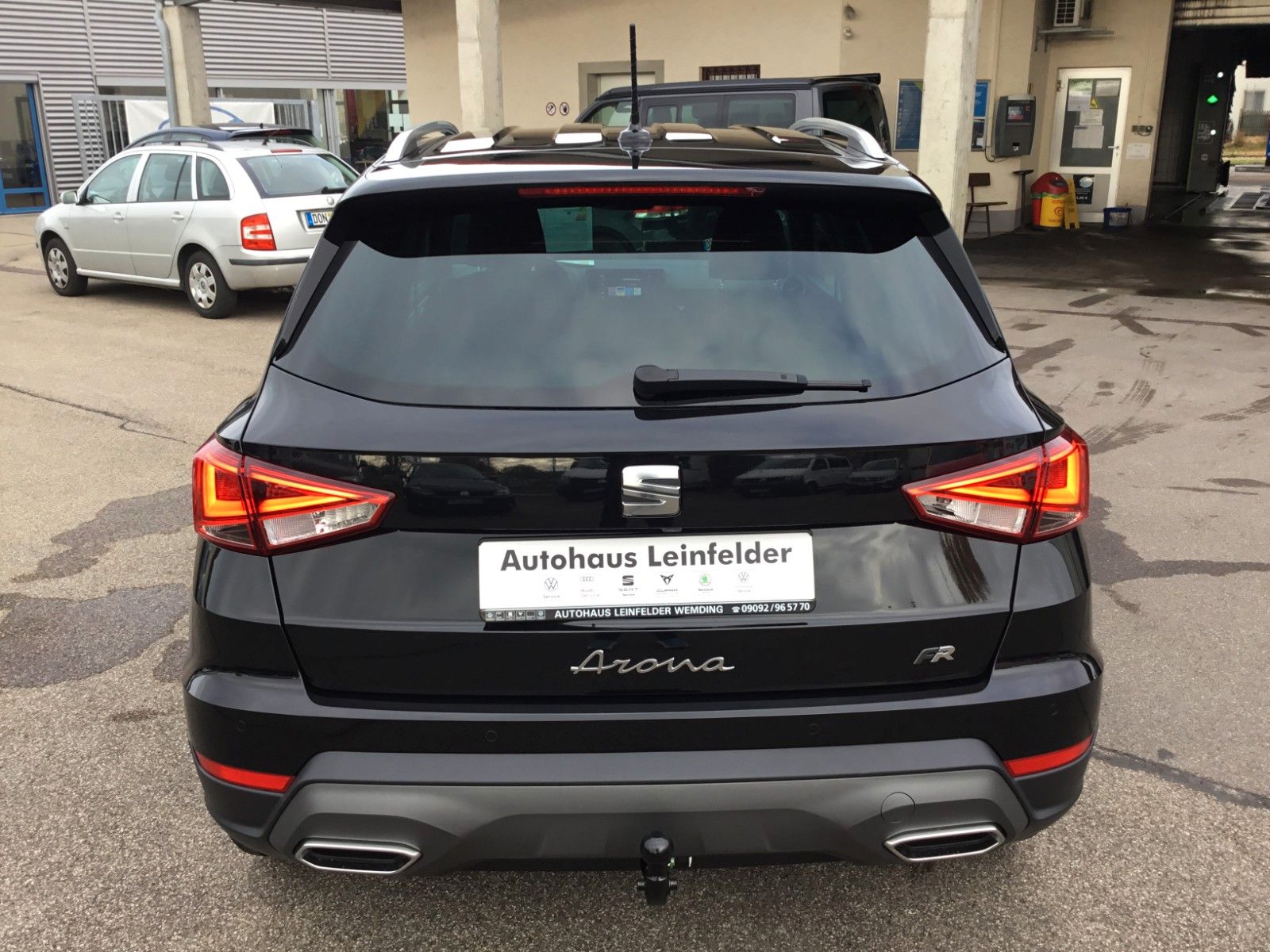 Fahrzeugabbildung SEAT Arona FR 1.5 TSI DSG+AHK+ACC+17"+Navi+Kamera