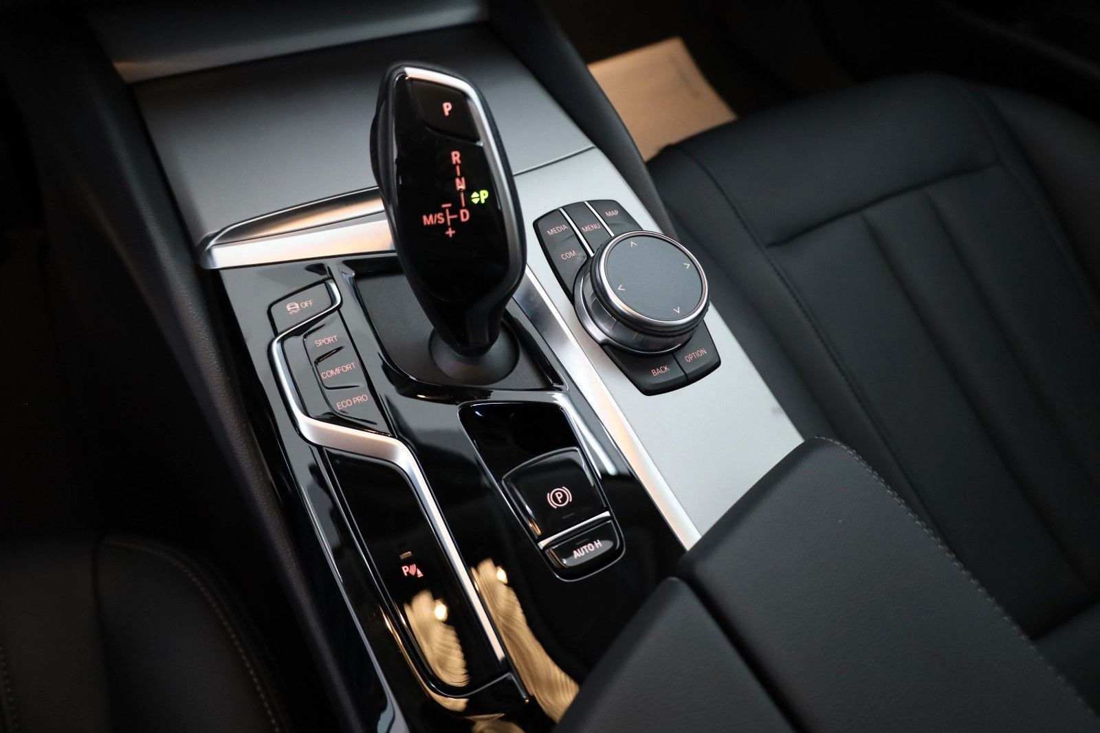 Fahrzeugabbildung BMW 520 d xDrive,Leder,Navi,LED,SH,Kamera, SR+WR