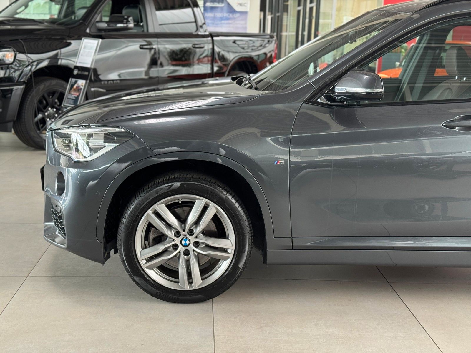 Fahrzeugabbildung BMW X1 xDrive 2.0i M Sport   "Leder PANO Kamera"