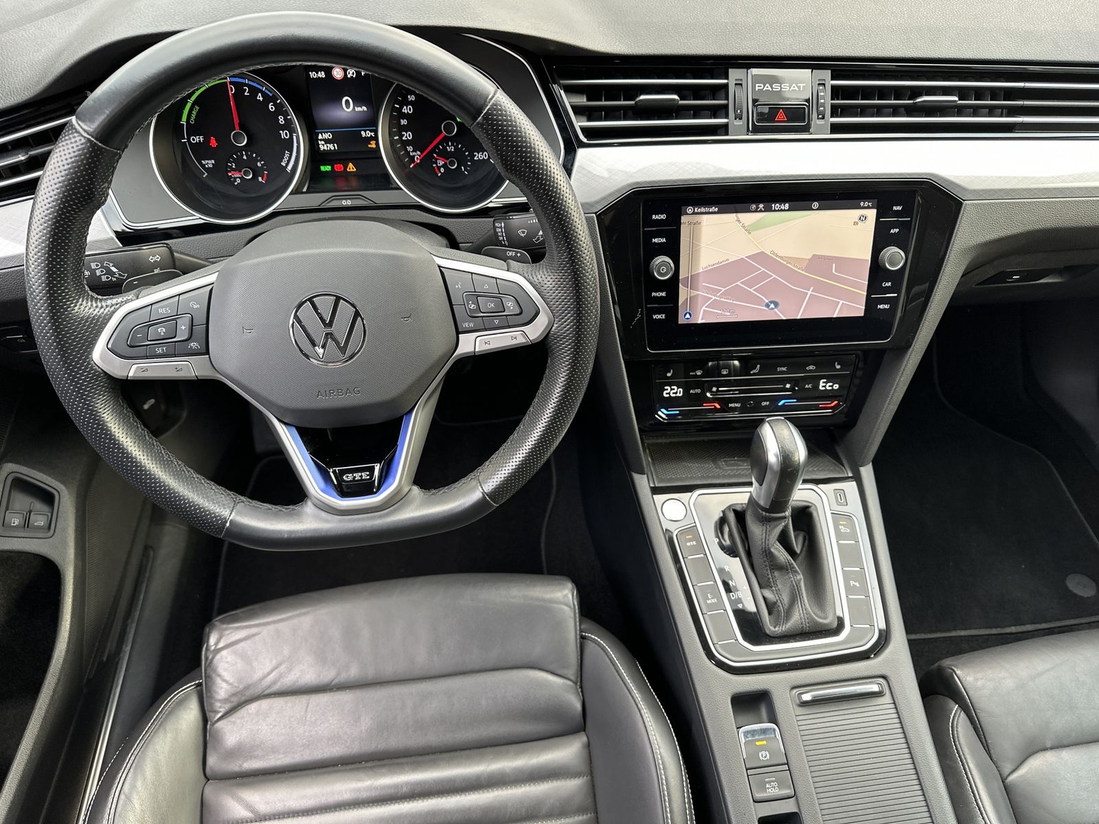 Fahrzeugabbildung Volkswagen Passat Variant 1.4 TSI GTE NAV+LED+AHK+HUD+KAM