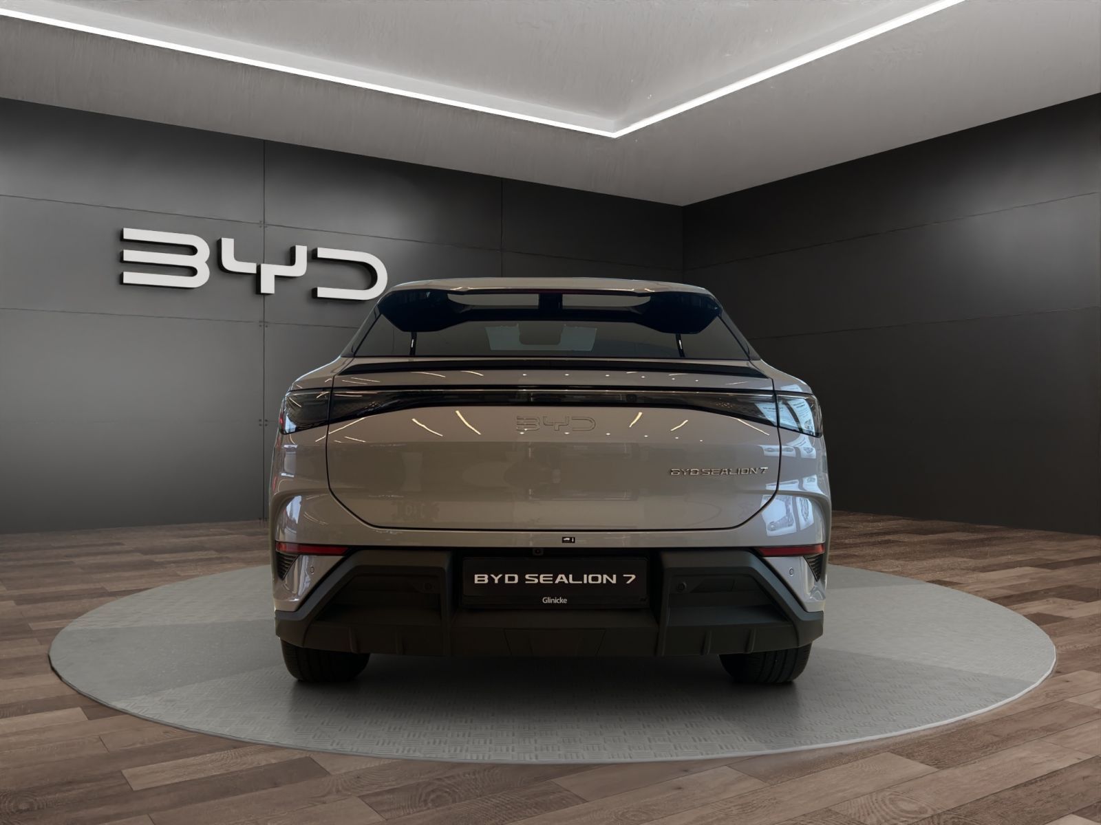 BYD SEALION 7