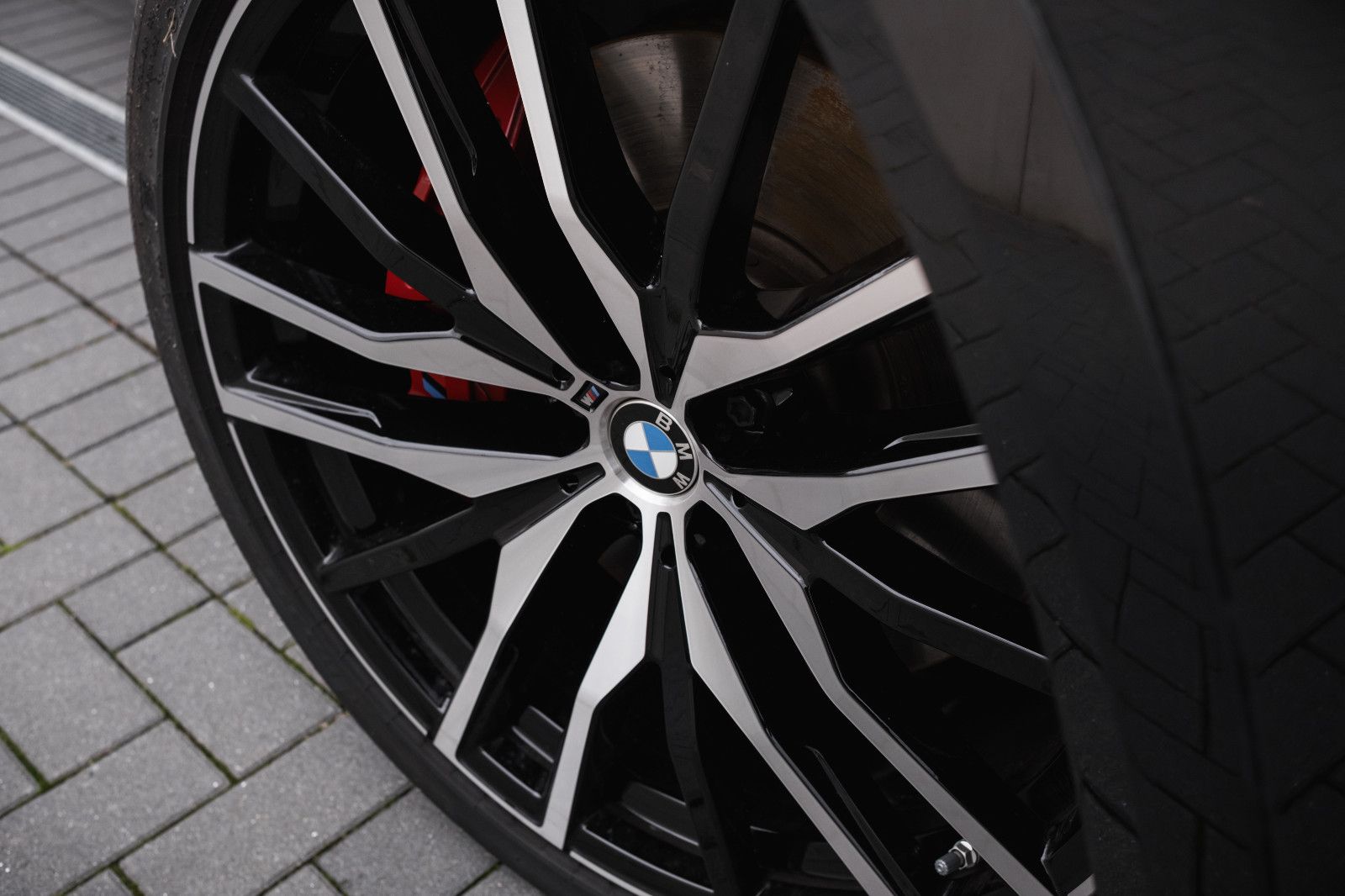 Fahrzeugabbildung BMW X5 M50i-Laser-Komfort-Sitze.Sitzbelüftung