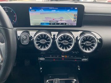 Bild 12 Mercedes-Benz CLA Shooting Brake CLA 200d SB*NIGHT**AHK*NAV*CARPLAY*MBUX*