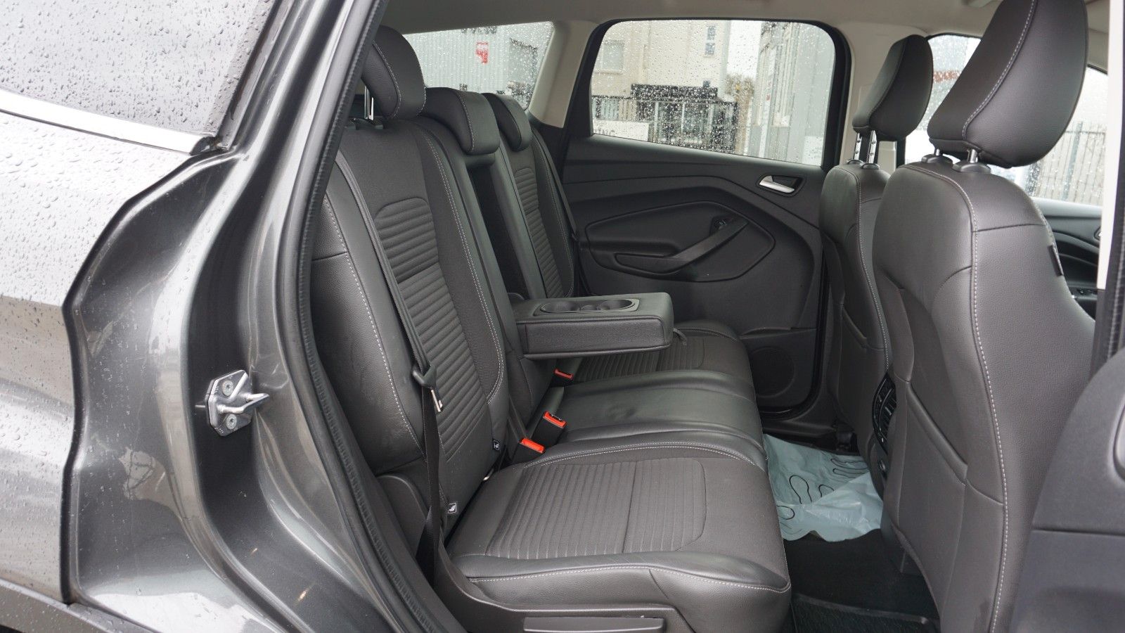 Fahrzeugabbildung Ford Kuga Titanium, Navi, Allrad, PDC, LED