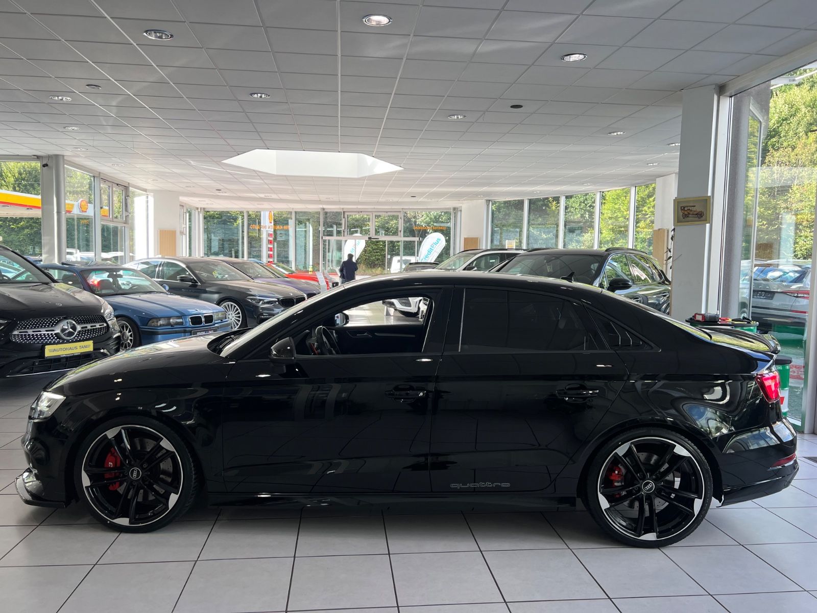 Fahrzeugabbildung Audi S3 Lim. 2.0 TFSI quattro * ALL BLACK *