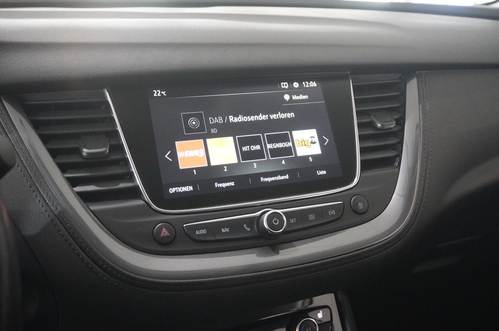 Fahrzeugabbildung Opel Grandland 1.5D ELEGANCE NAVI/LED/KAMERA/SPORT/SH