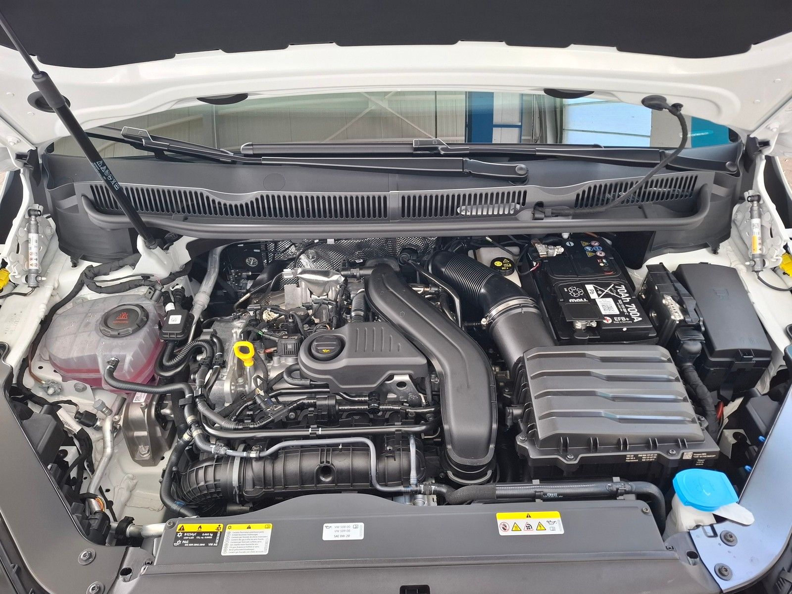 Fahrzeugabbildung Volkswagen Touran Highline 1.5 TSI DSG +ACC+LED+AHK+keyless
