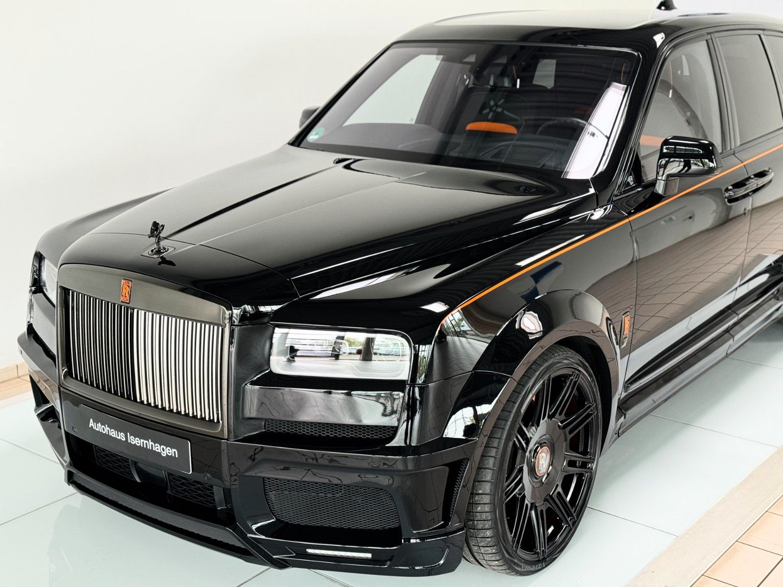 Fahrzeugabbildung Rolls-Royce Cullinan Black Badge Night Vision Novitec VOLL