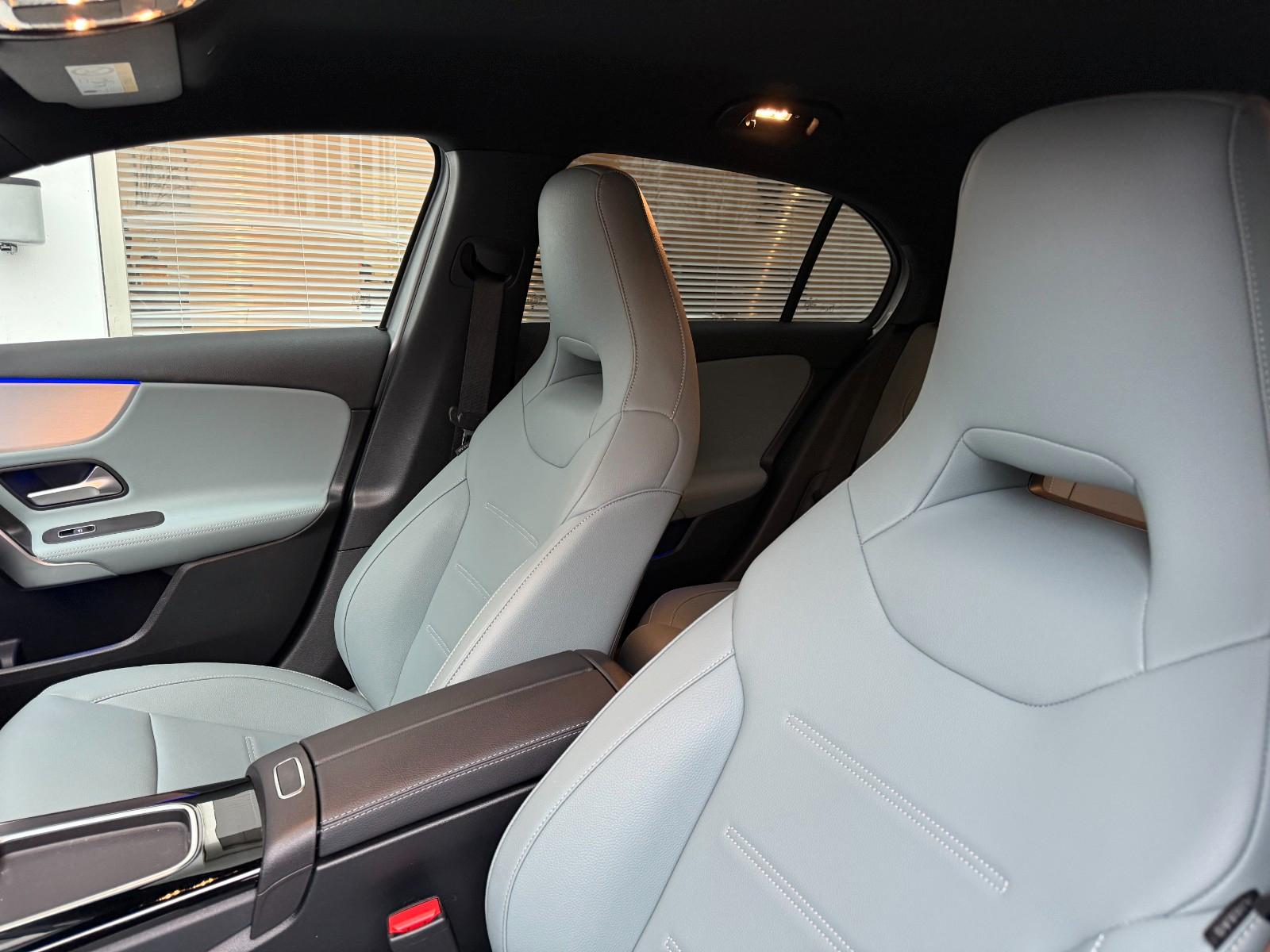 Mercedes-Benz A 250e - AMG Line-RFK-Ambiente-Advanced Plus