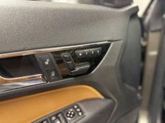 MERCEDES-BENZ E 250 CDI BE/ DESIGNO/PANORAMA/ CARPLAY/ R-KAM MERCEDES-BENZ E 250 CDI BE/ DESIGNO/PANORAMA/ CARPLAY/ R-KAM