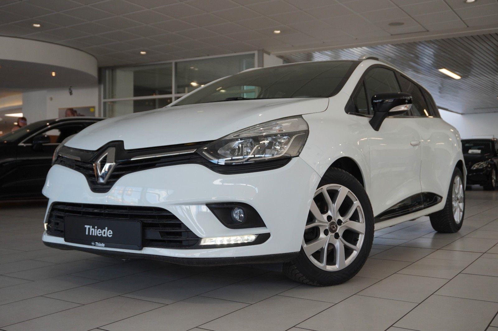 Fahrzeugabbildung Renault Clio IV Grandtour 0.9 TCE LIMITED NAVI/LED/DAB+