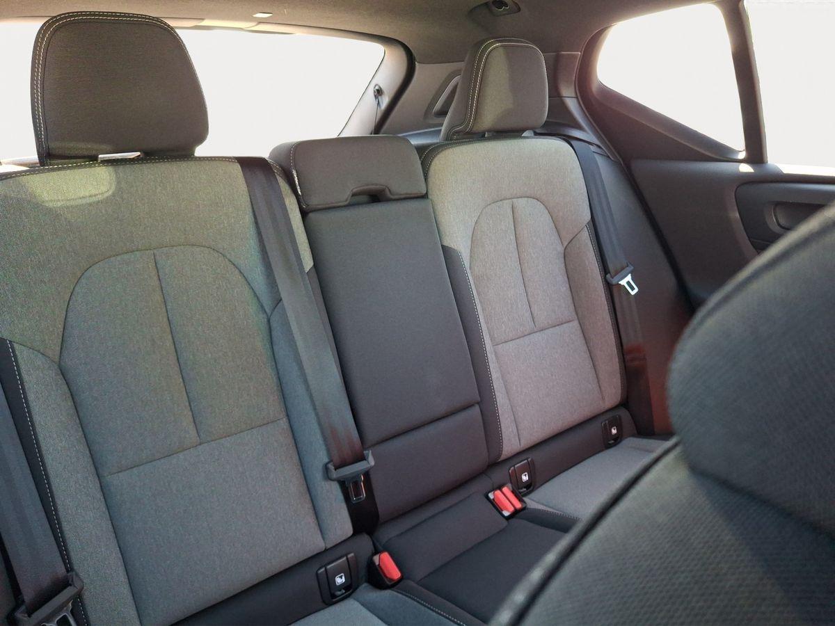 Volvo XC40 B3 Black Edition Plus 360° PANO AHK H/K 20"