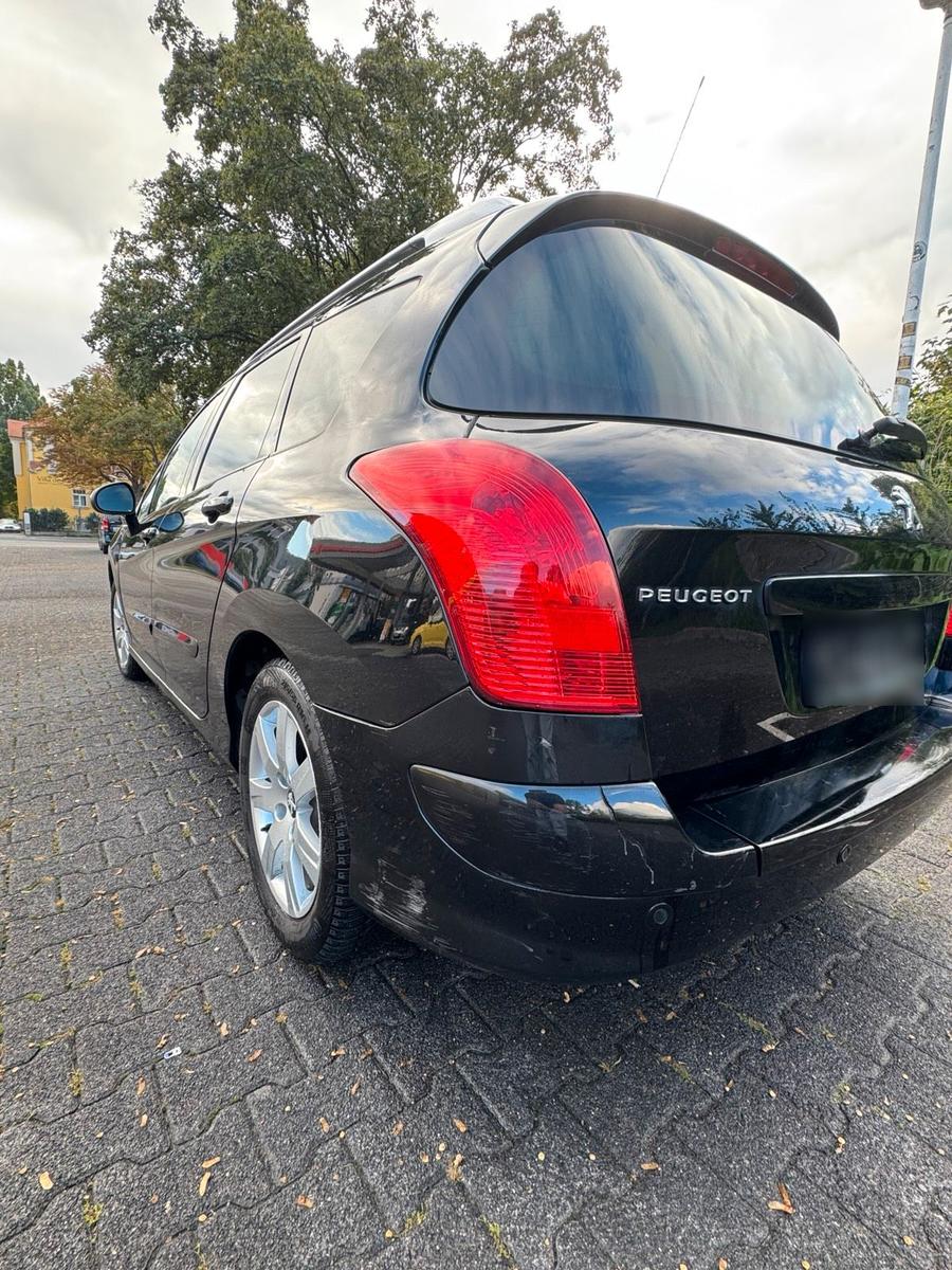 Peugeot 308 2011 — photo 11