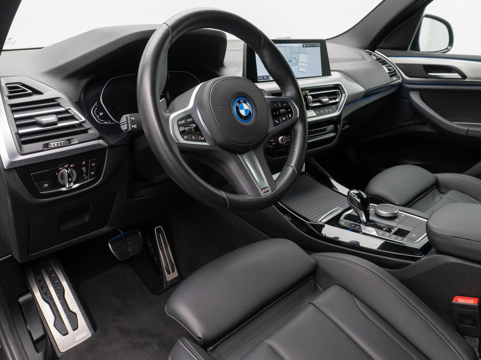 Fahrzeugabbildung BMW X3 xD30e M Sport DAB Kamera HiFi LED DriveAs 19"