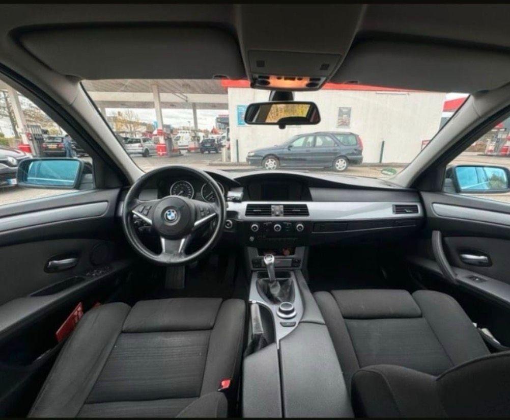 BMW 520 2008 — вигляд ззаду