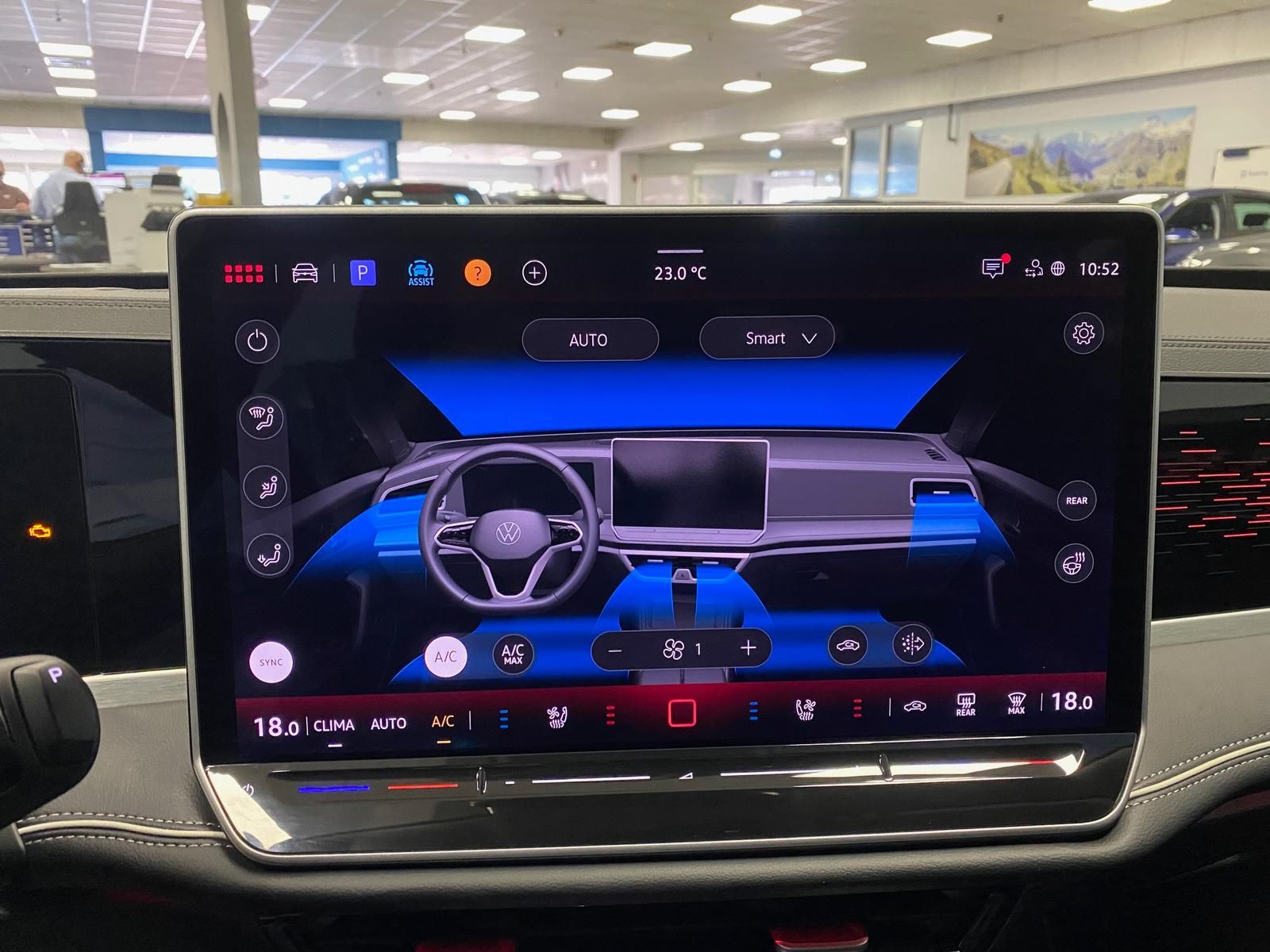 Fahrzeugabbildung Volkswagen Passat Variant 1.5 eTSI Elegance AHK+MATRIX+ACC+