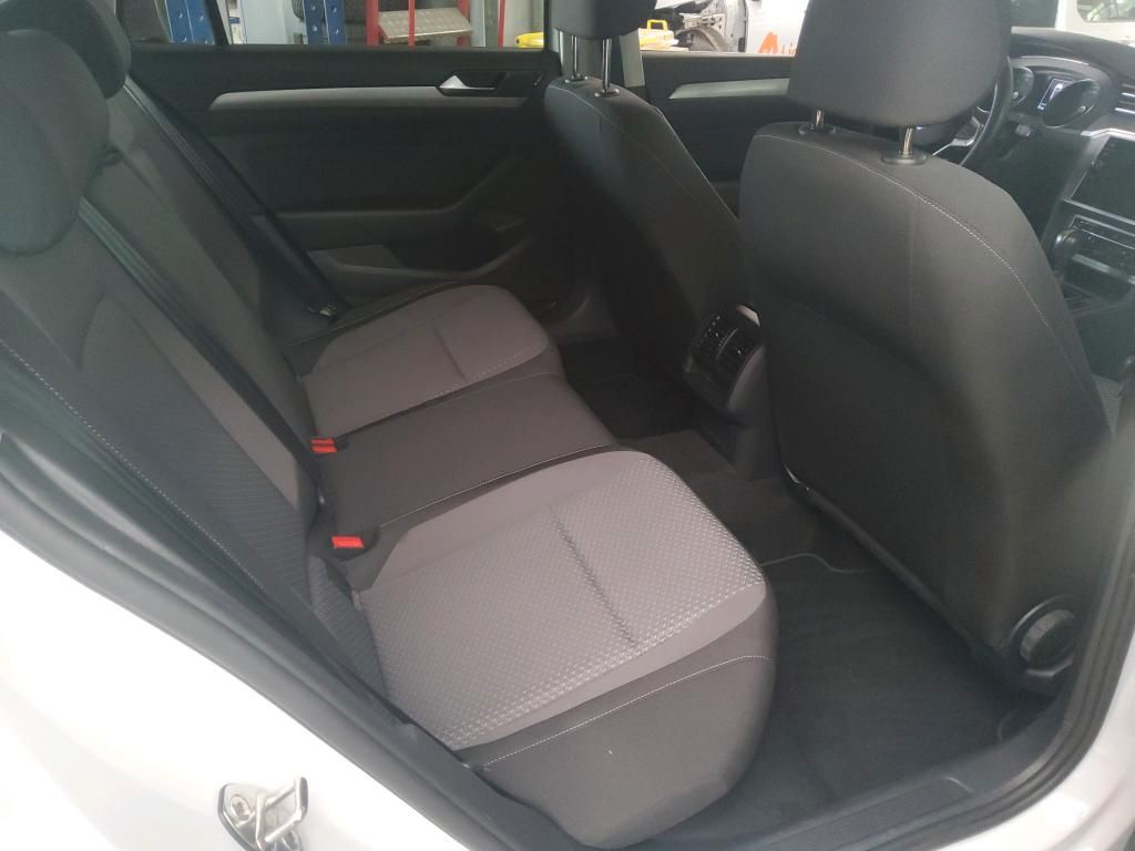 Volkswagen Passat Variant - Bild 9