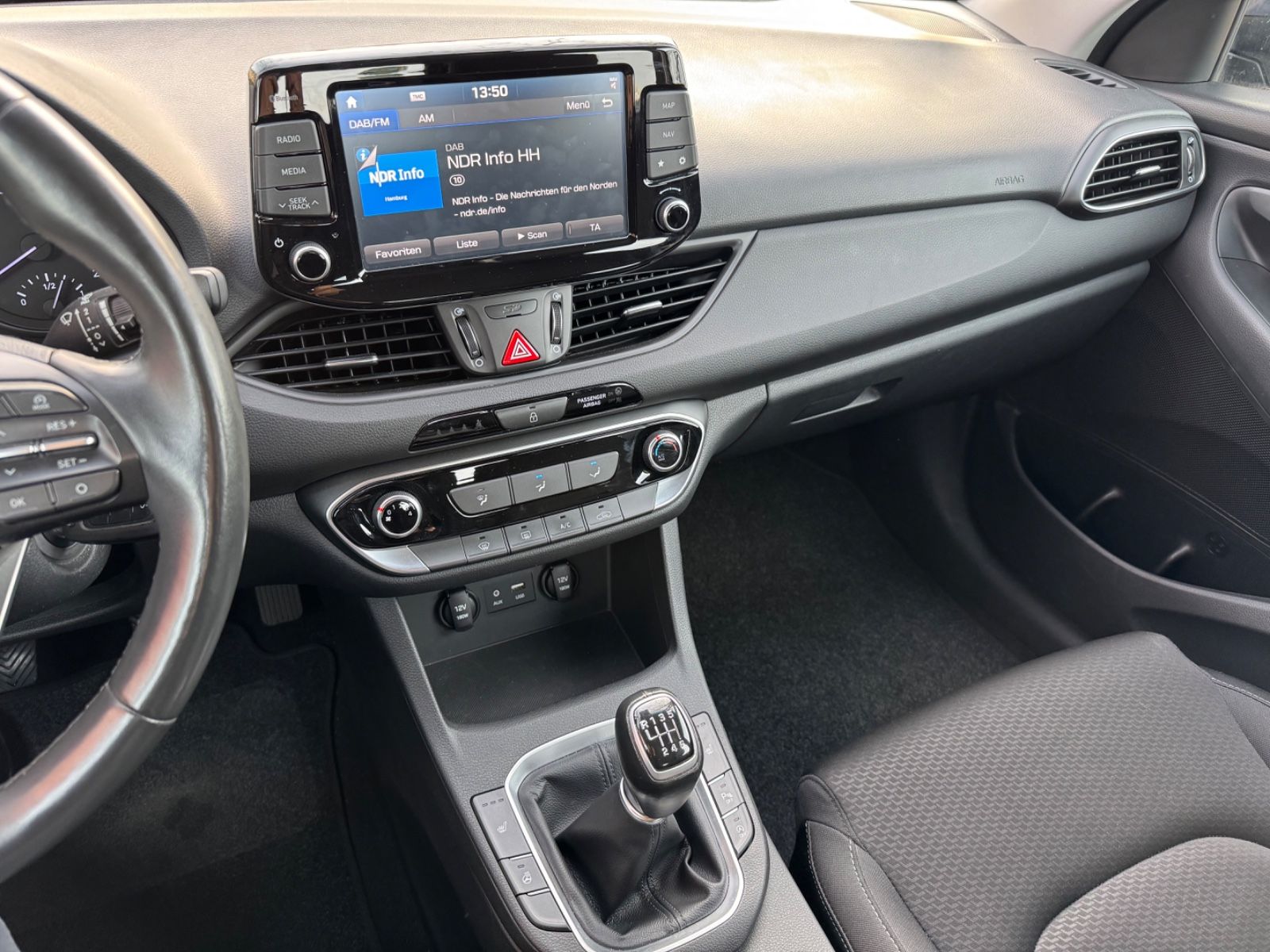 Fahrzeugabbildung Hyundai i30 Trend*NAVI*CAM*SHZ*TEMPO*BT