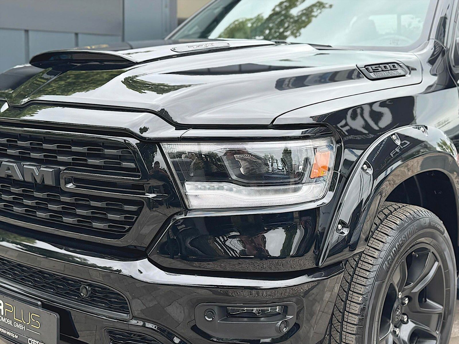 Fahrzeugabbildung Dodge RAM 5.7 V8 HEMI SPORT NIGHT Offroad 4x4 LED