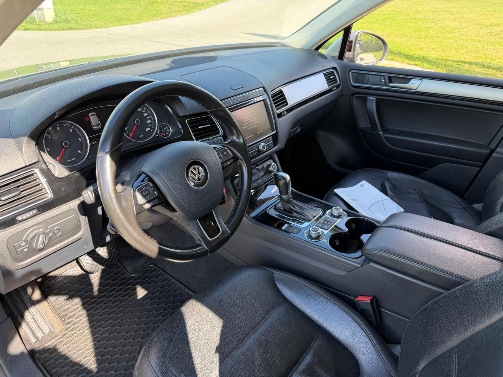 Volkswagen Touareg 3.0 V6 TDI 262ch - Carnet entretien - Attelage - ACC - Bi-xénon