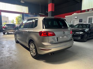 Volkswagen Golf - 6