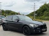 BMW 118 d 1er Lim. Sport Line/Automatik/NAVI/PDC - BMW 118: 1er 118d