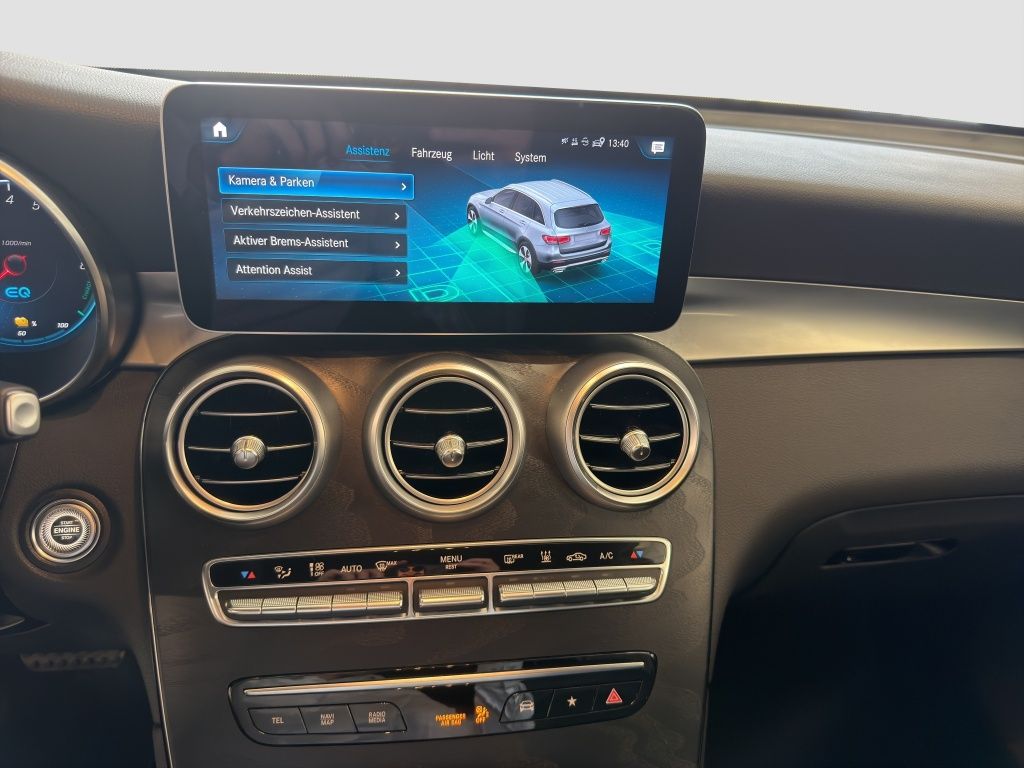 Fahrzeugabbildung Mercedes-Benz GLC 300 e 4MATIC AMG innen*OFF-ROAD aussen*LED