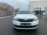 Skoda Rapid 1.0 TSI Ambition Spaceback, Klima - Skoda Rapid Ambition mit Benzin-Antrieb